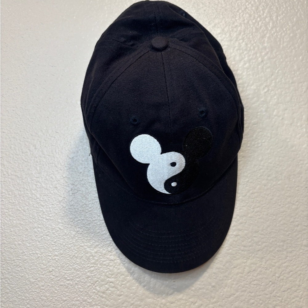 Vintage Walt Disney World Yin & Yang Mickey Mouse Hat – Adjustable Adult - Picture 4 of 7